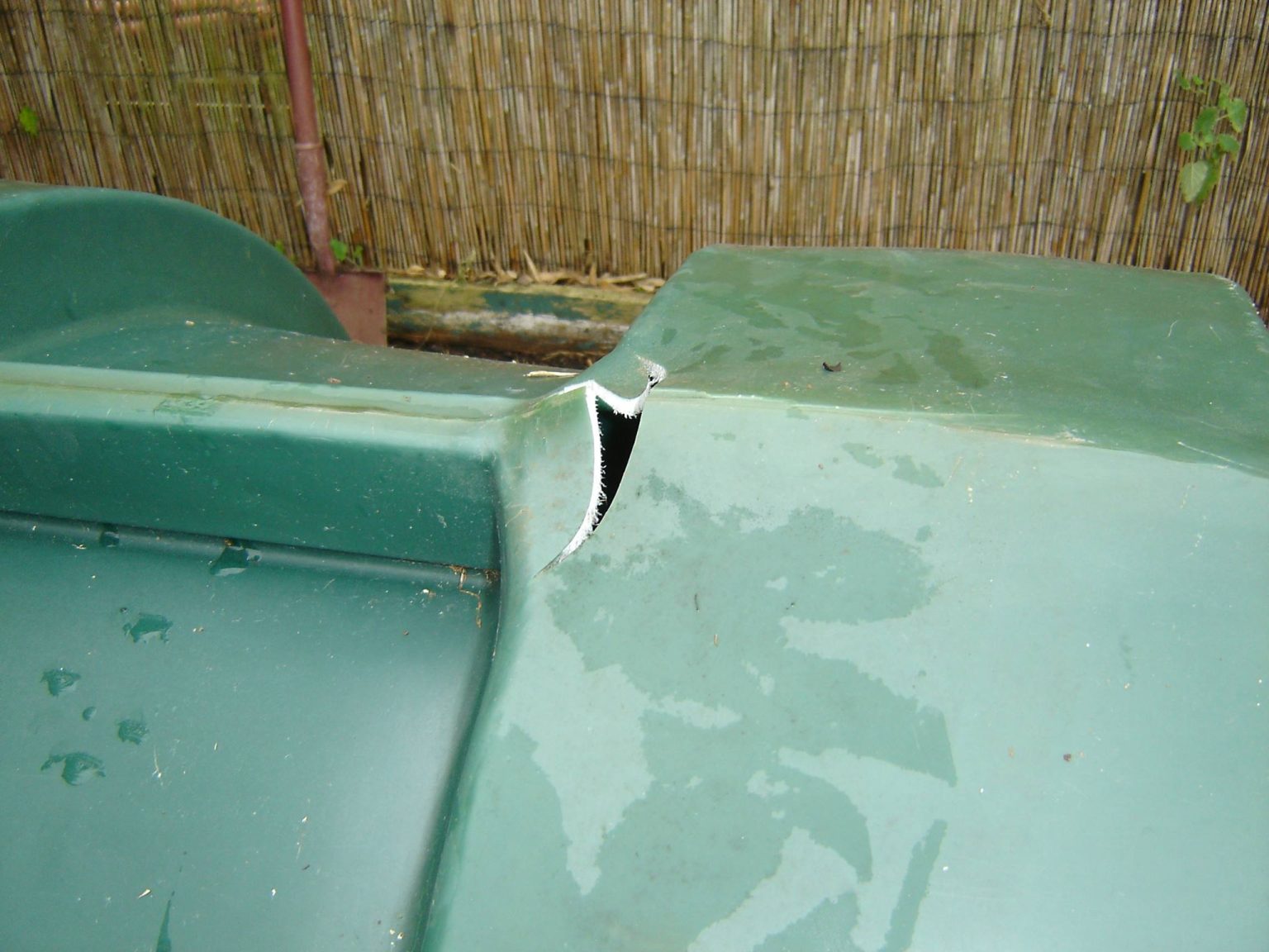 Identifying Cracks In Plastic Oil Tanks Slimline Bunded Oil Tank